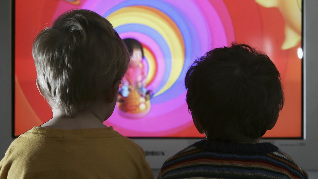 edad legal para dejar niños solos en casa en españa