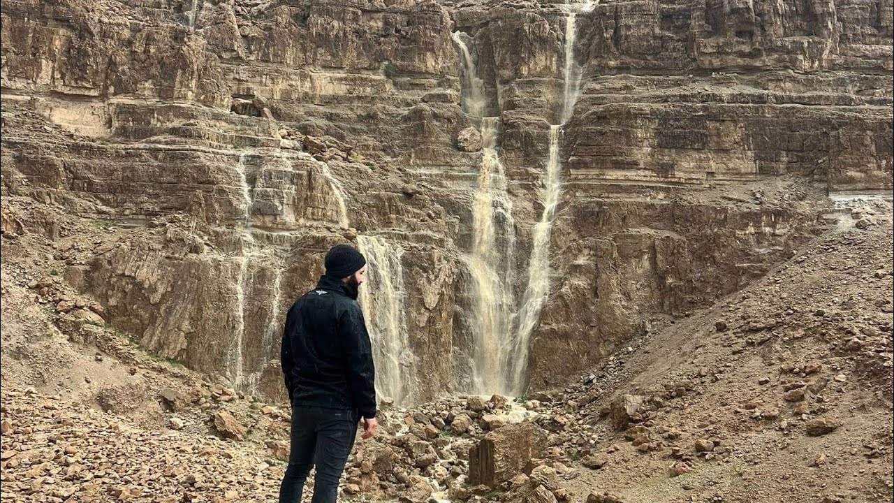 brota agua en el desierto