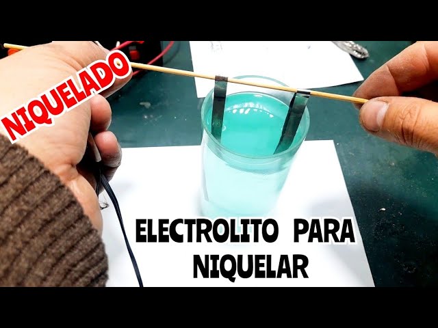 baño de zinc a una pieza de metal
