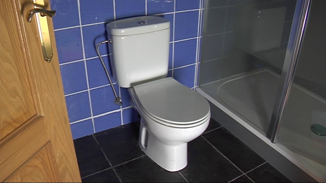 baño agujero en el suelo